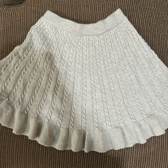Women’s Cable Knit Ruffle Hem Skirt - Cream - Picture 3 of 3